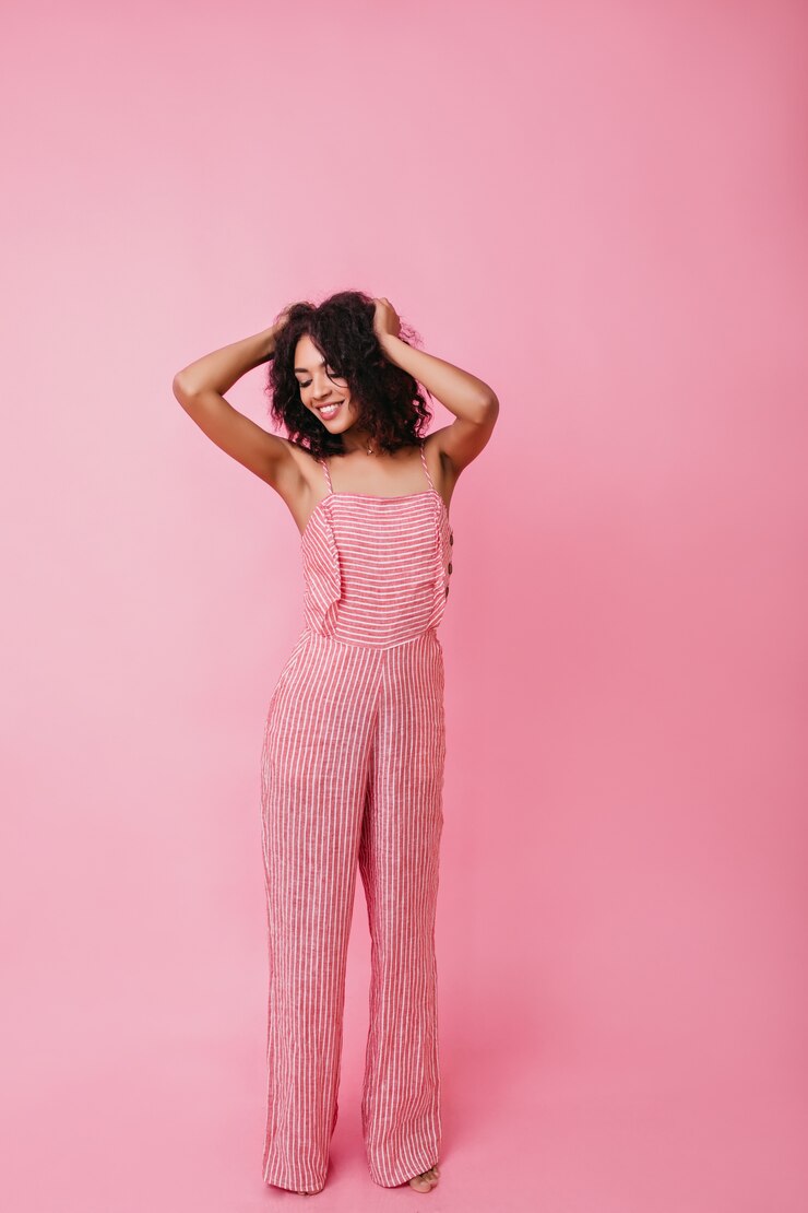 Elegant Jumpsuit for a Modern Look alentine’s Day Outfit4