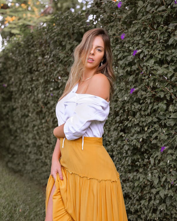 Elegant Tulle Skirt with a Fitted Top 5