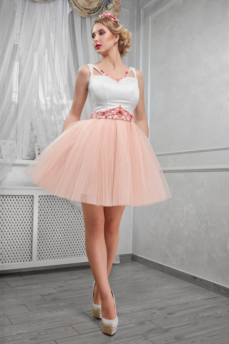 Elegant Tulle Skirt with a Fitted Top 6
