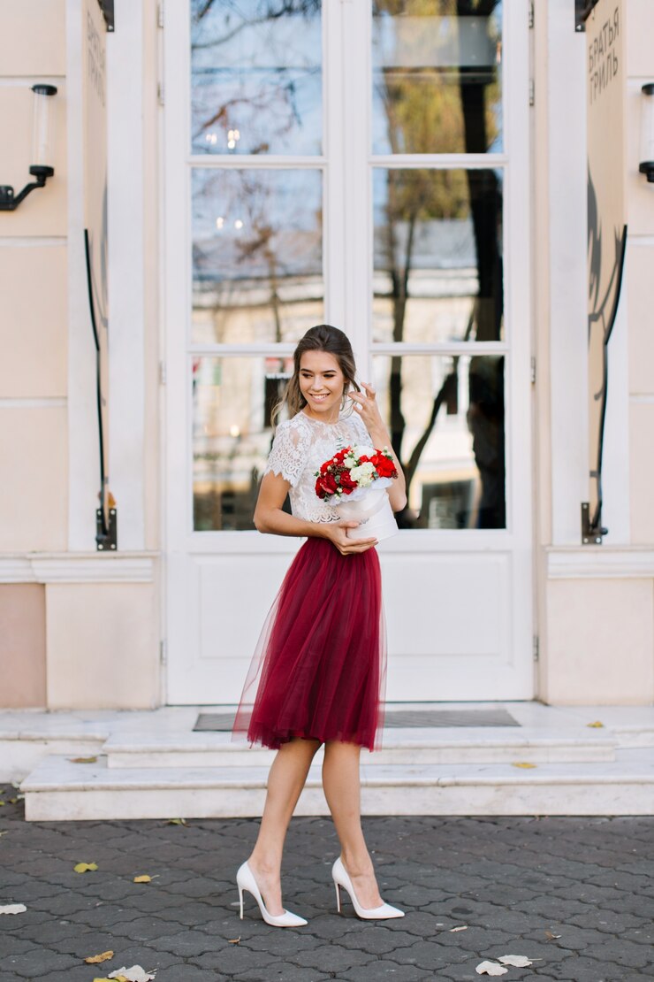 Elegant Tulle Skirt with a Fitted Top 7