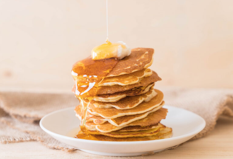 High-Protein Breakfast Pancakes with Cottage Cheese