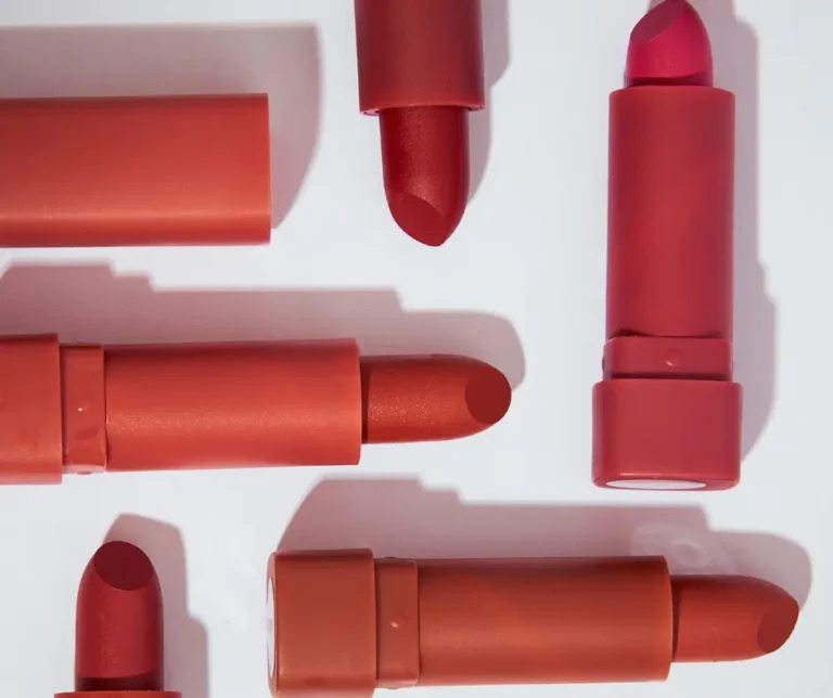 Long-Lasting Lipsticks