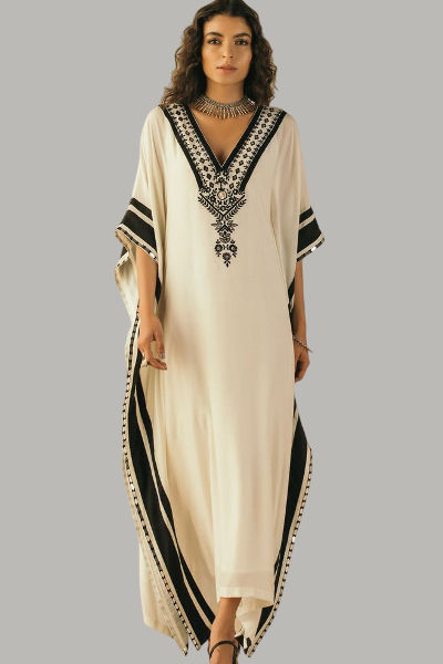 4-Kaftan stylish Kurtis for Plus-Size Body Types (4)