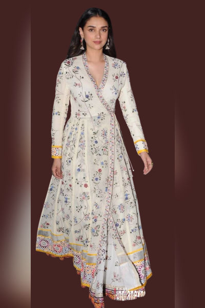 5-Angrakha Kurtis for Hourglass Body shape